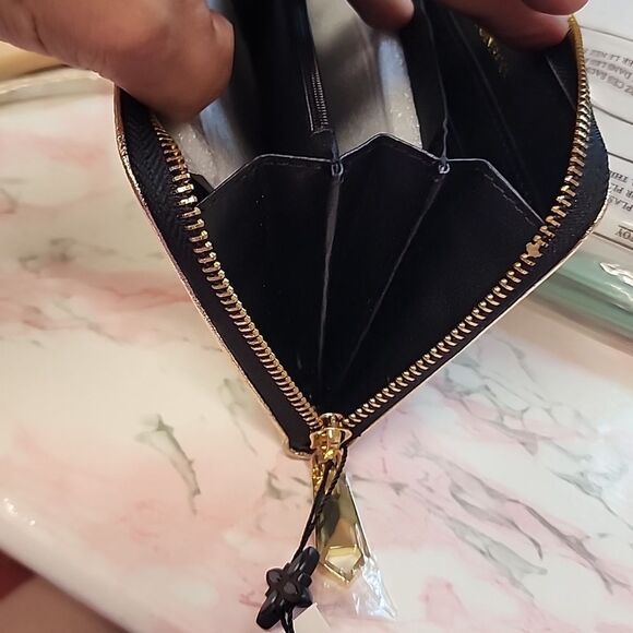 BCBG Generation ALLISON WALLET / Wristlet Gold NWT - Picture 4 of 9